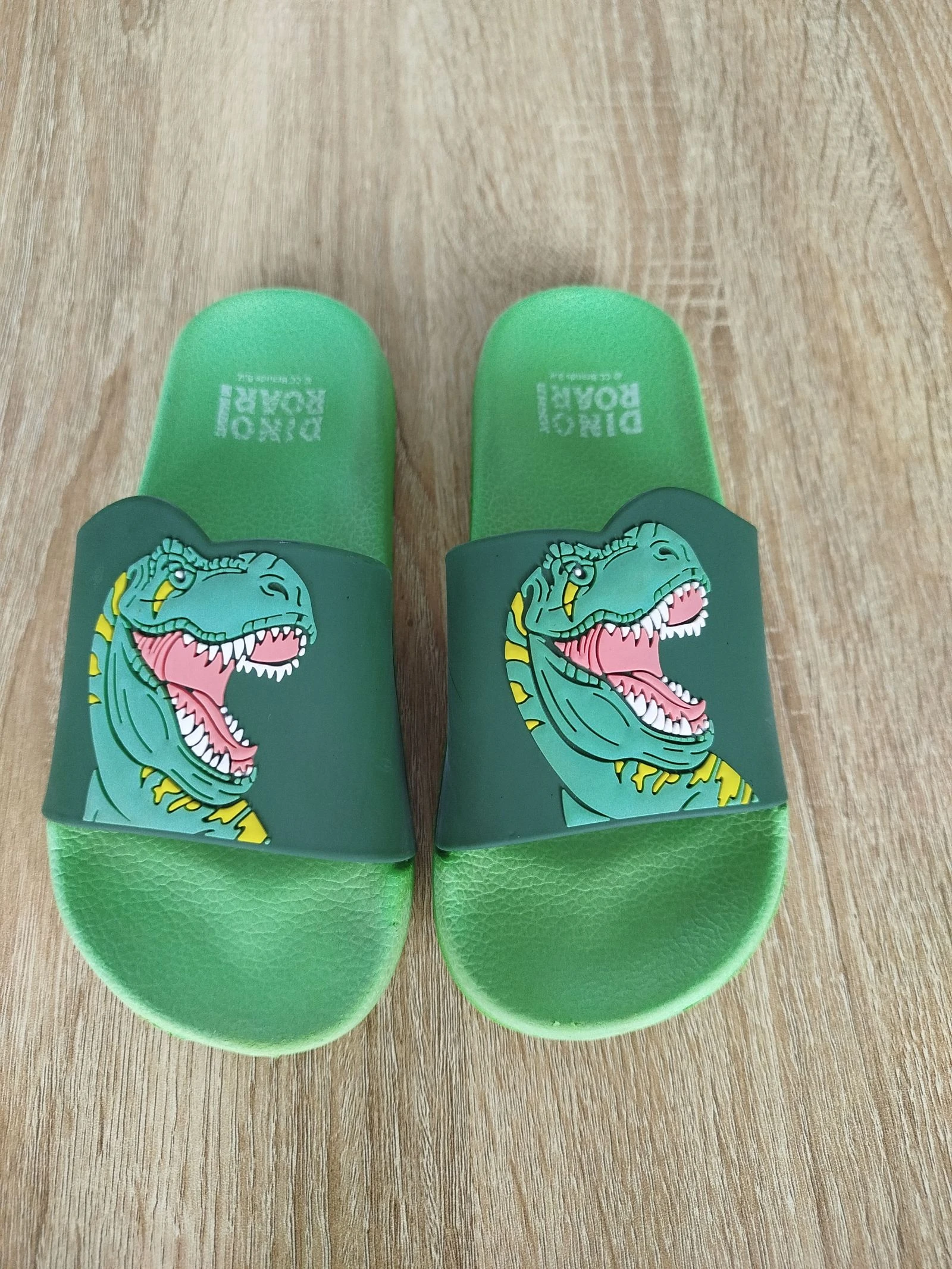 Claquettes dinosaures 